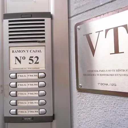 شقة Deusto. Piso + Wifi Internet T. V. Y Garaje بلباو