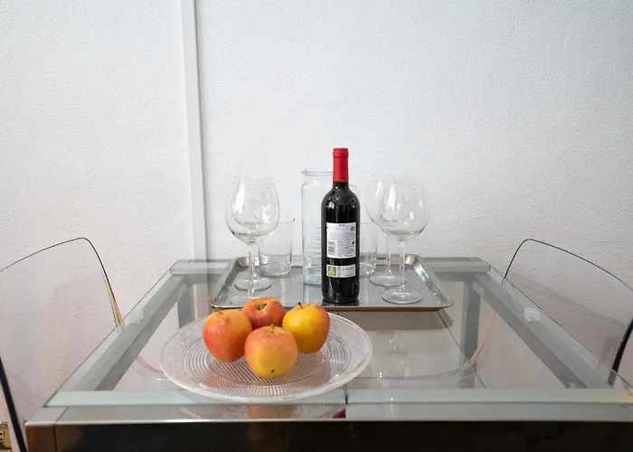 Deusto. Piso + Wifi Internet T. V. Y Garaje * Bilbao