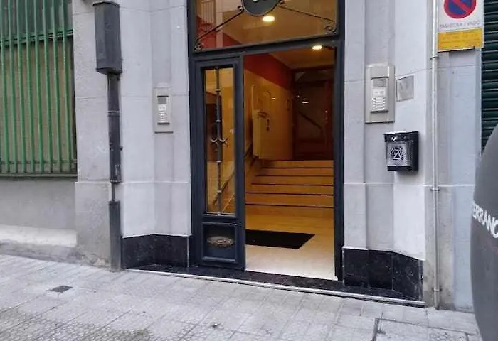 Deusto. Piso + Wifi Internet T. V. Y Garaje