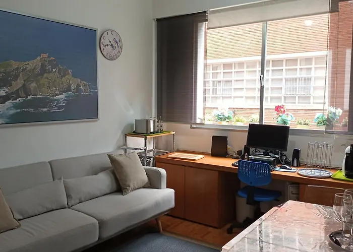 דירה Deusto. Piso + Wifi Internet T. V. Y Garaje בילבאו